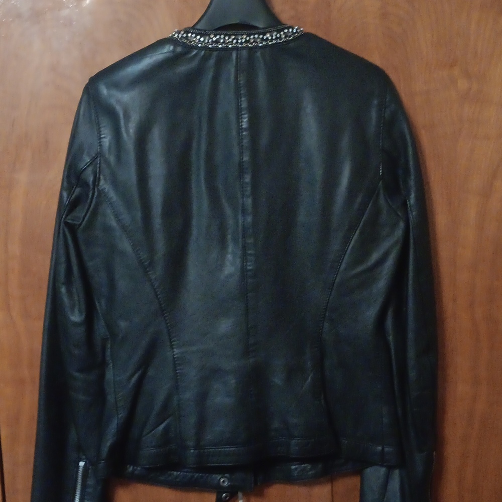 Jacket - Picture 5 of 9